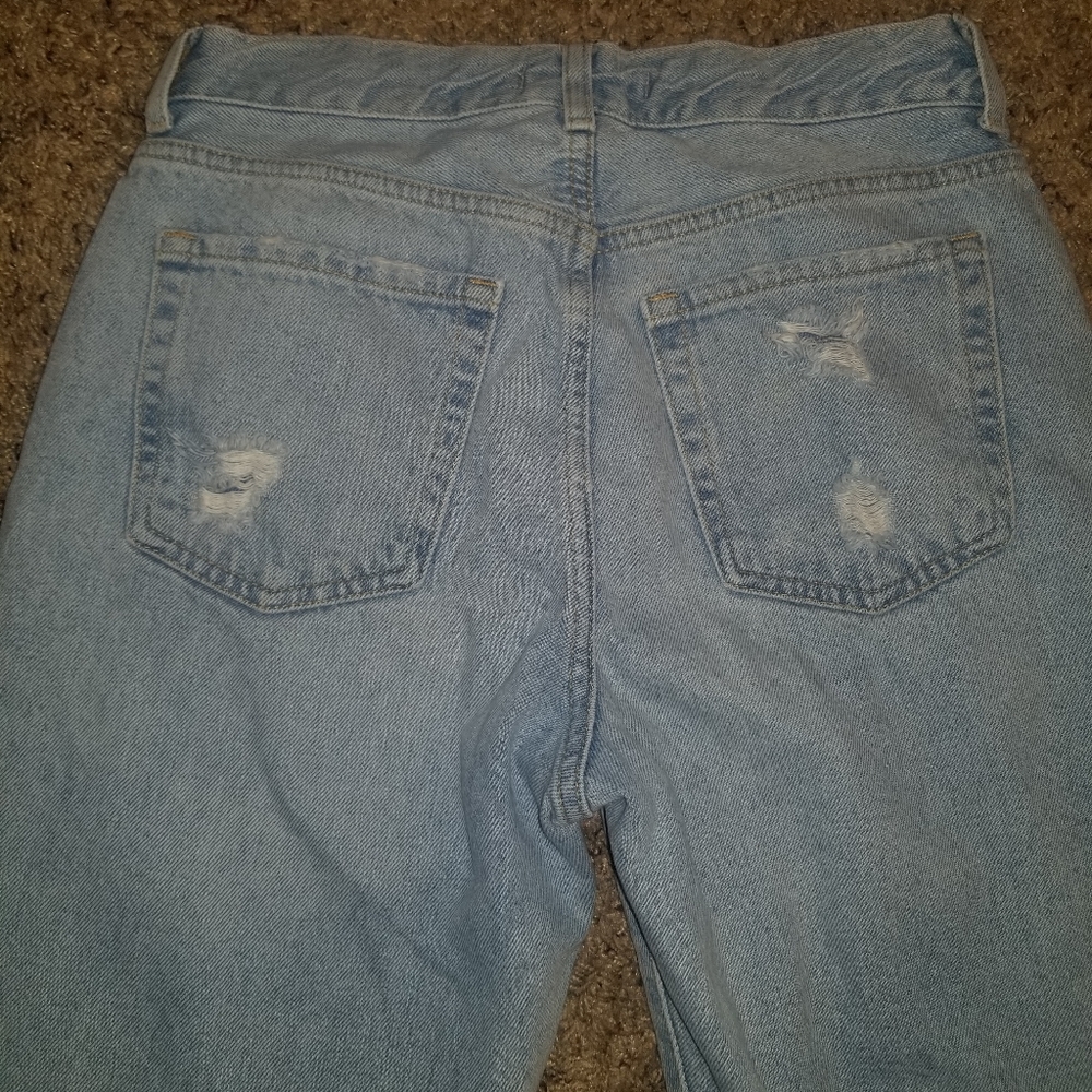 Distressed Jean's - Picture 5 of 6